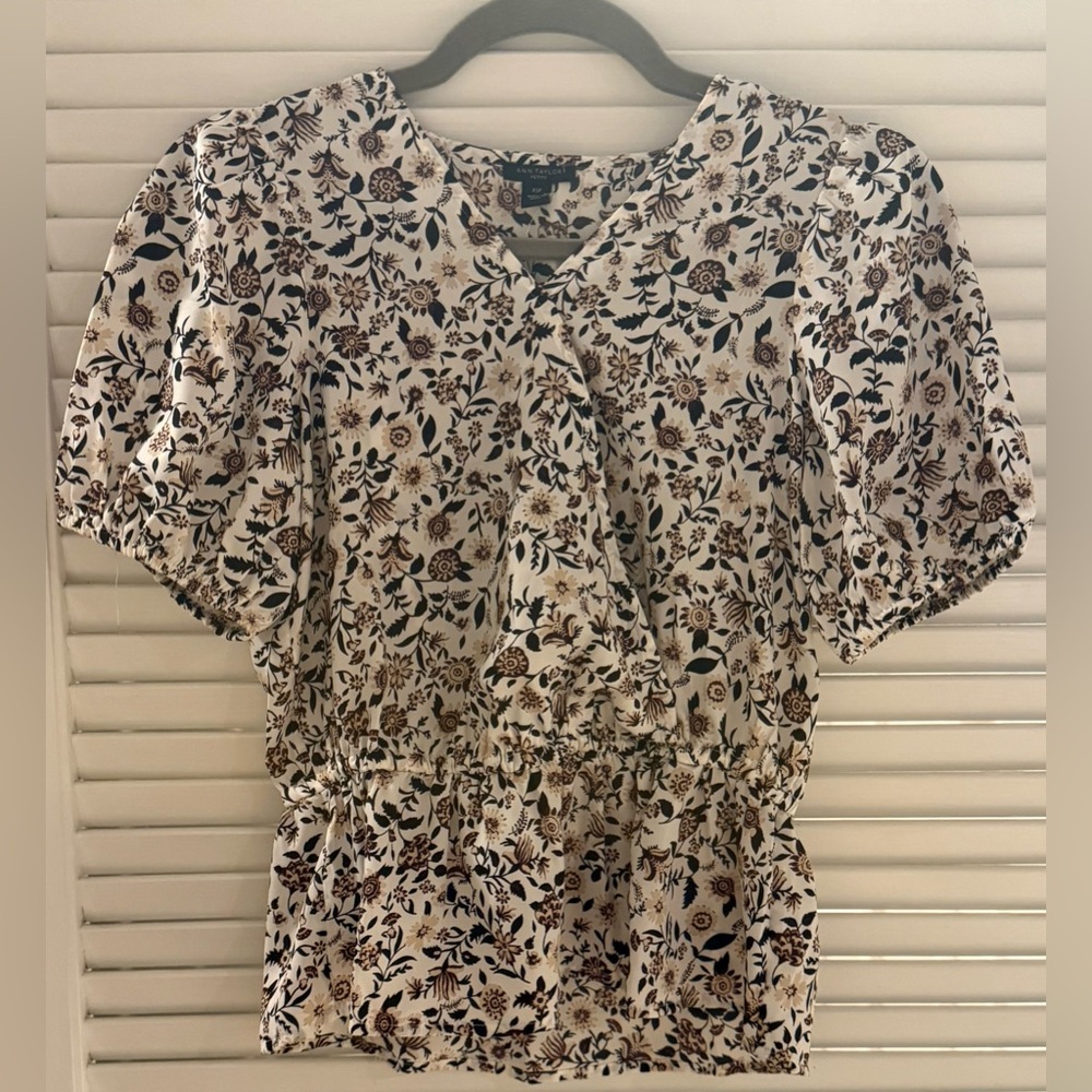 NWT Ann Taylor V-Neck Top